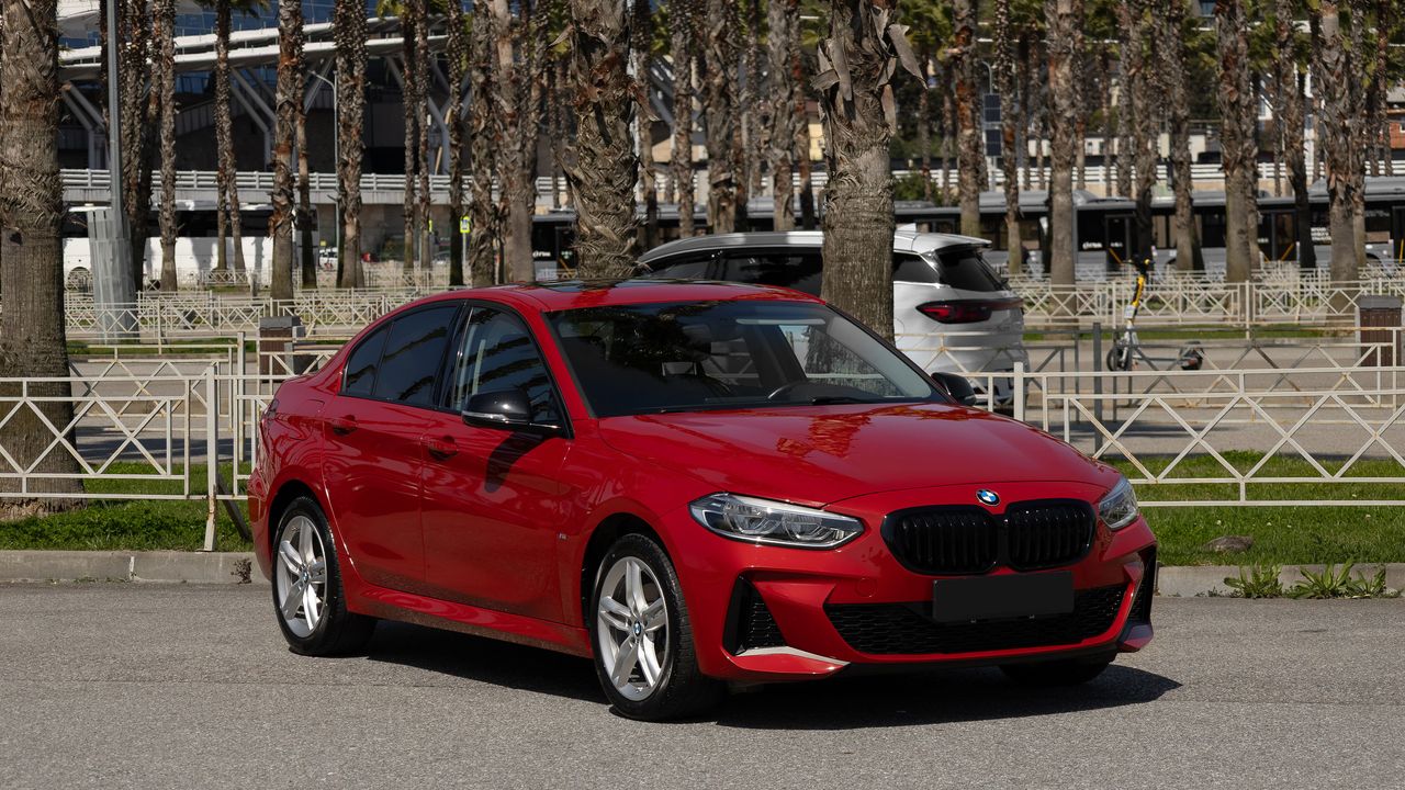 Фото BMW 130 - 1